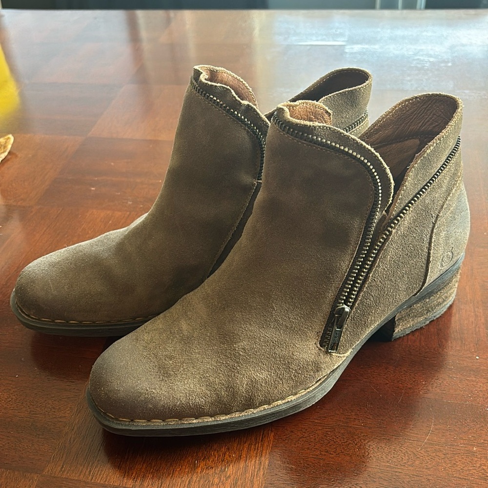 NWOT Born suede  booties
